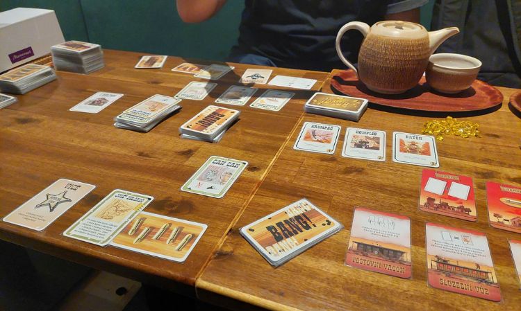 Spoločenská kartová hra Bang! Najlepšie spoločenské hry pre dospelých