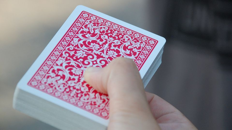 Karty. Hracie karty. Karty na kartové hry. História kartových hier.